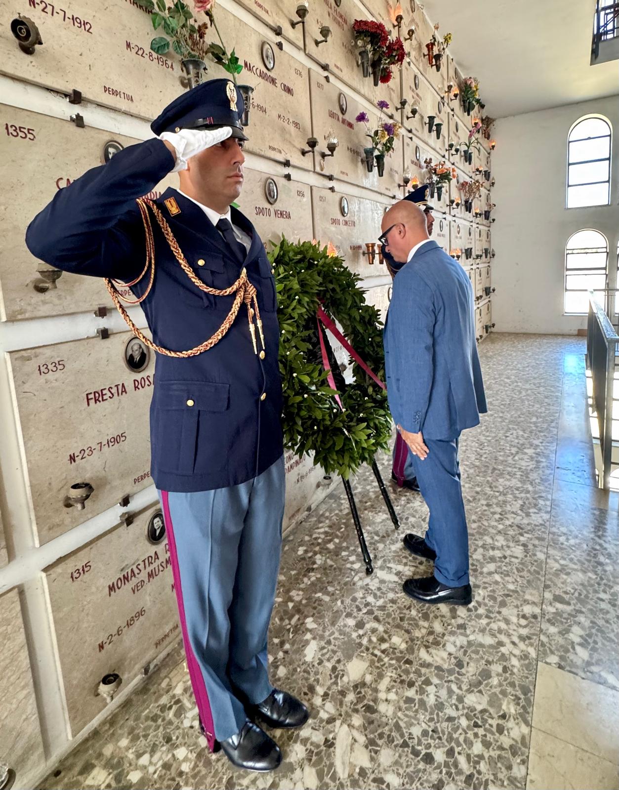 LA POLIZIA DI STATO COMMEMORA IL TENENTE BASILIO SGROI 3 La Polizia commemora il tenente Basilio Sgroi, vittima del dovere