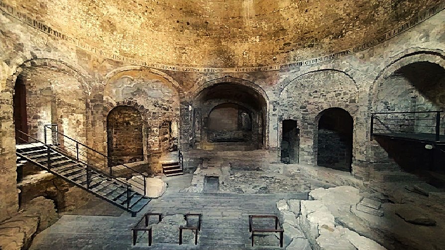a- Le magnifiche Terme della rotonda, nel centro di Catania “Eneide, dentro il mito” apre la rassegna Palcoscenico Catania