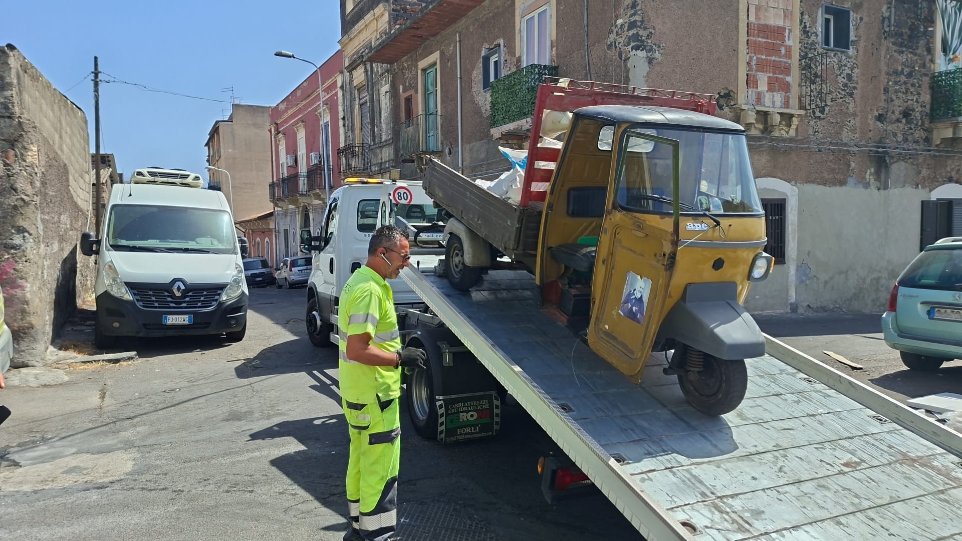 d2db0166-a664-41d2-b503-e0f322013b5b Rifiuti, sventato scarico illecito in via Gramignani