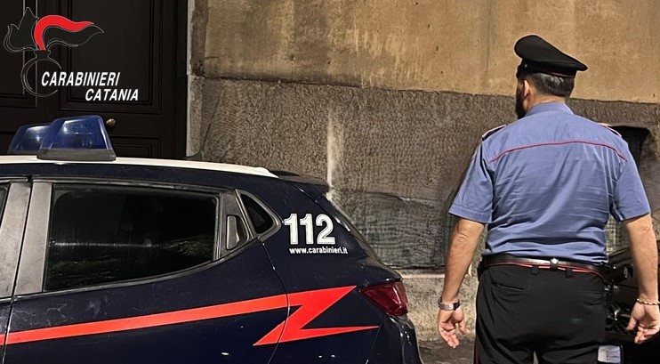 mascali (1) Gelosia a Mascali: 60enne minaccia il vicino con una pistola