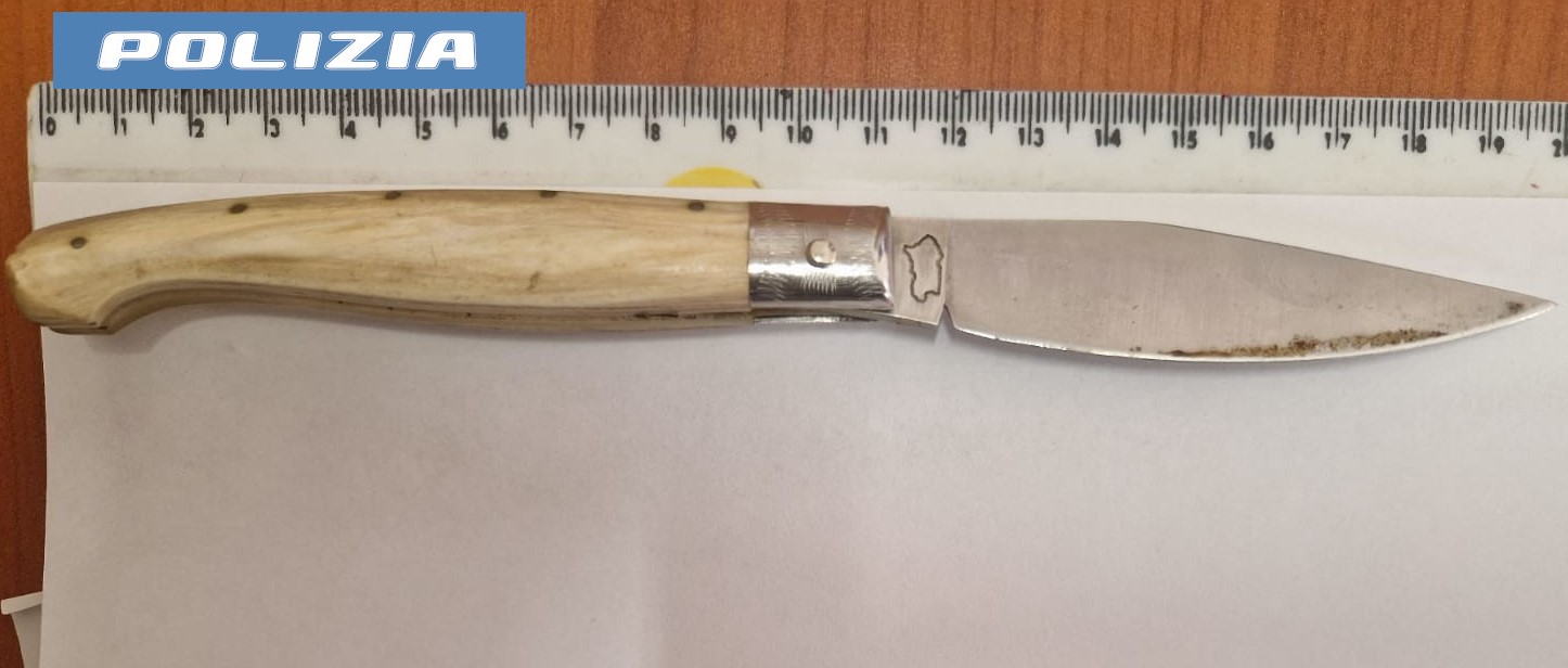 Tifoso della Curva Sud denunciato per possesso di un coltello