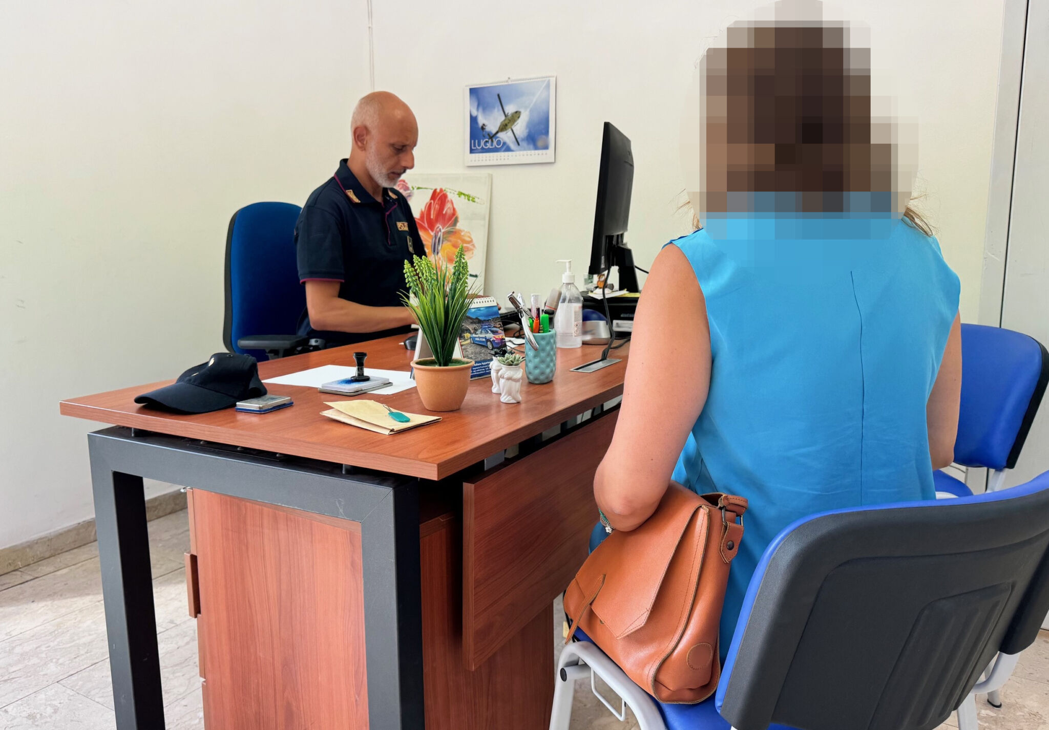 San Cristoforo: colpisce al volto con una pietra la sua ex