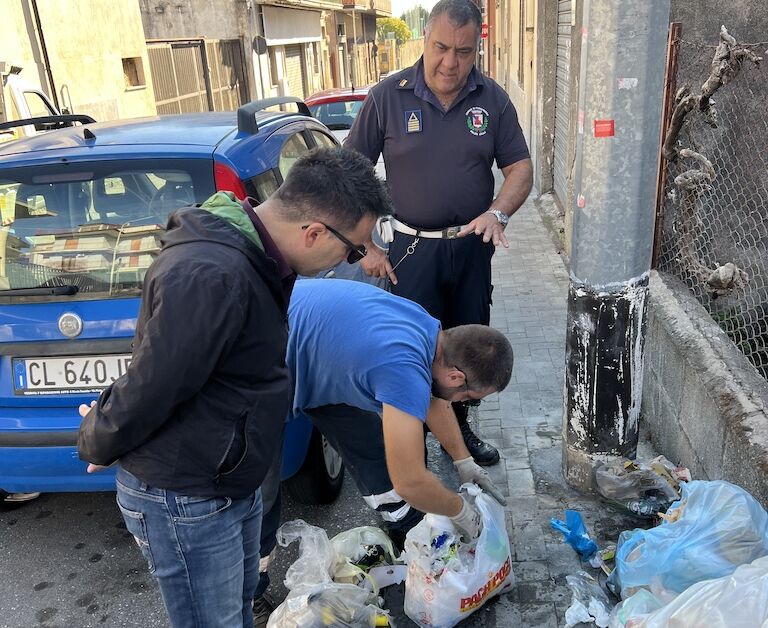 Controlli rifiuti Fiumefreddo: scovati i trasgressori
