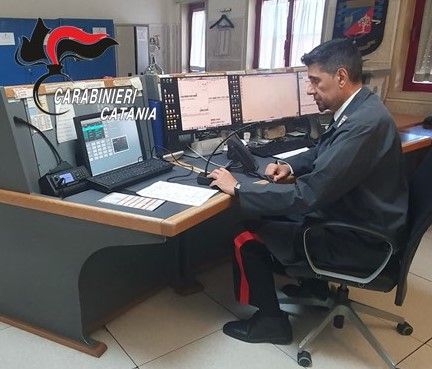 Foto CC Centrale Operativa Gravina di Catania Carabinieri recuperano auto rubata in tempi record a San Gregorio
