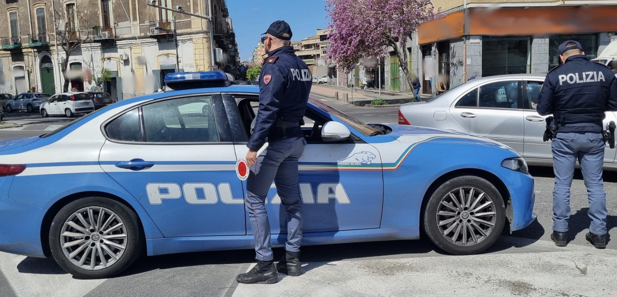 Catania, 41enne danneggia 7 auto in sosta: denunciato