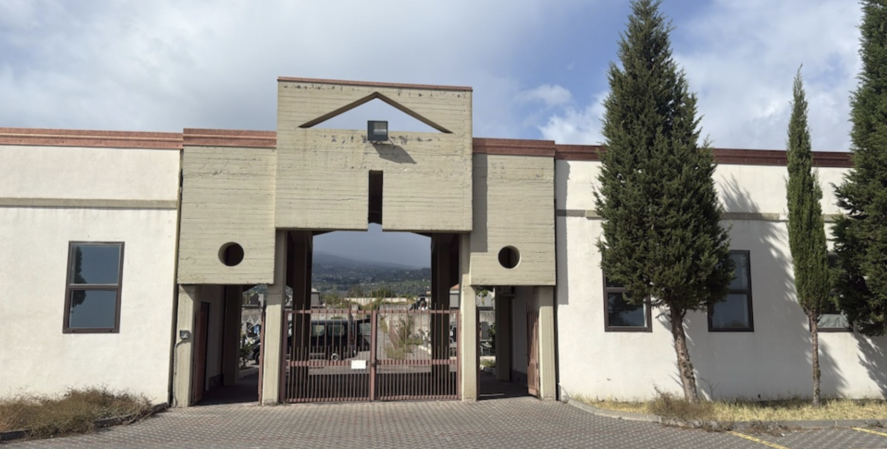 Fiumefreddo, le aperture straordinarie del cimitero