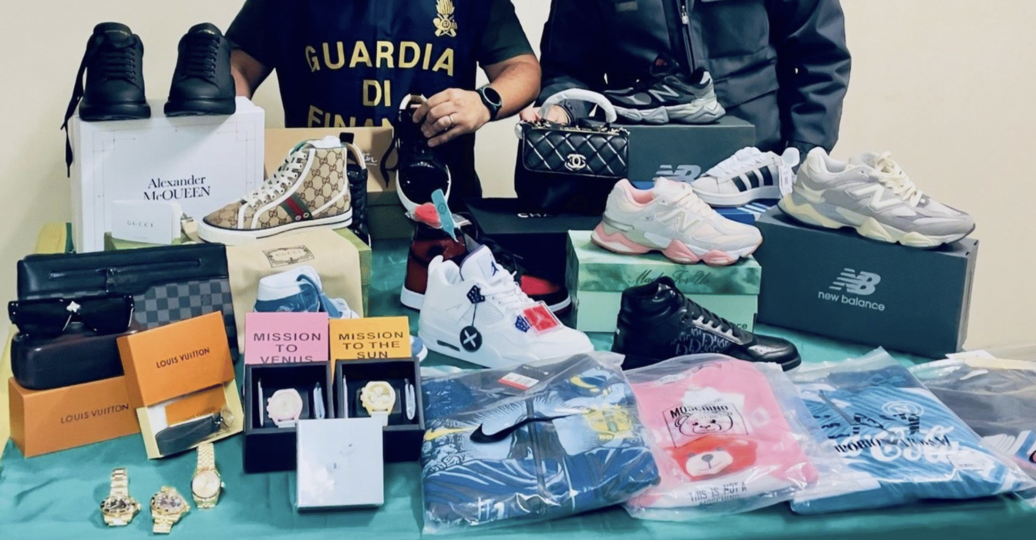 Catania, sequestrati oltre 6.600 capi contraffatti venduti sui social