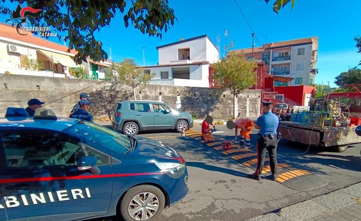 foto dossi Aci Castello2 Aci Castello, ritrovati i dossi rubati e installati a Catania