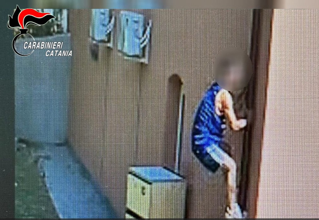 Furti notturni a raffica: finisce in manette