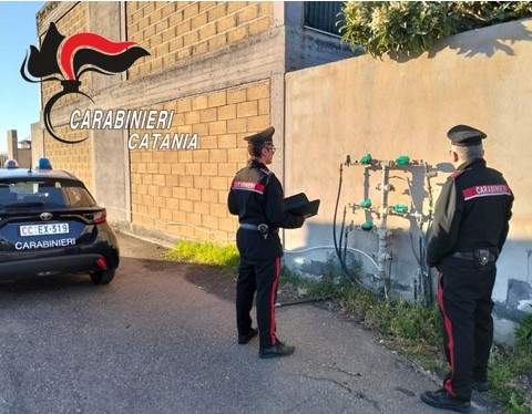 Acqua gratis in casa: 16 denunciati nel Catanese