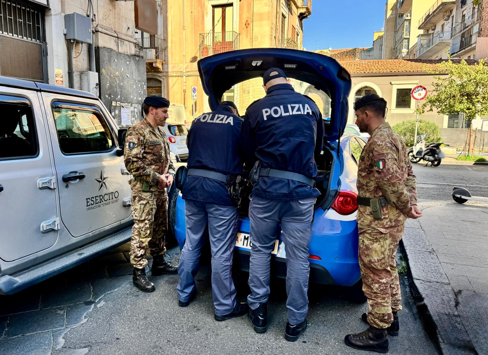 RUBA UNA MOTO MA VIENE SCOPERTO E INSEGUITO. 16ENNE ARRESTATO DALLA POLIZIA DI STATO Catania, 16enne arrestato per il furto di un motorino