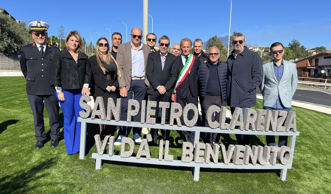 Strada dell’Etna, inaugurata nuova rotonda a San Pietro Clarenza