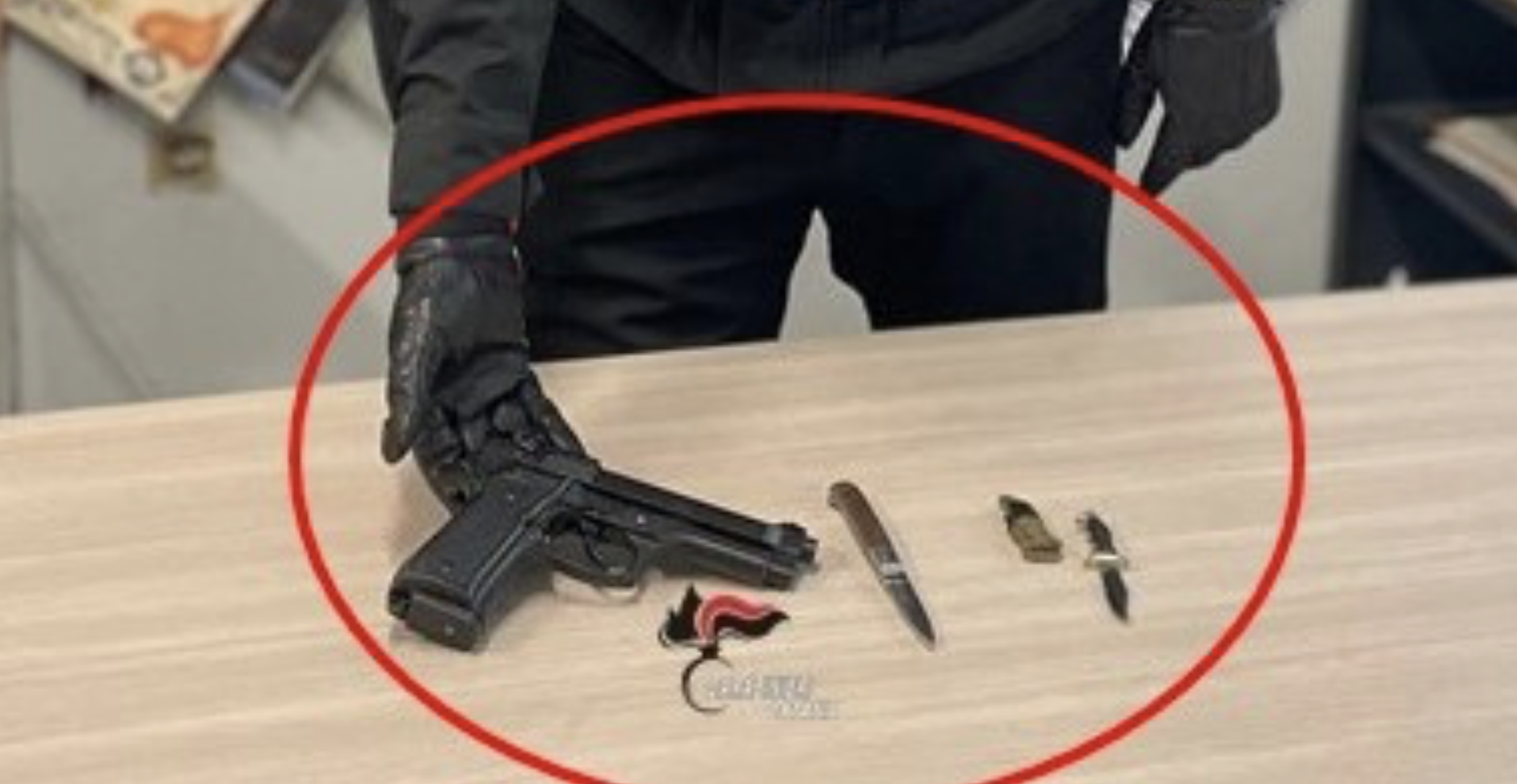 Ramacca, 20 nella notte con pistola a salve e coltelli