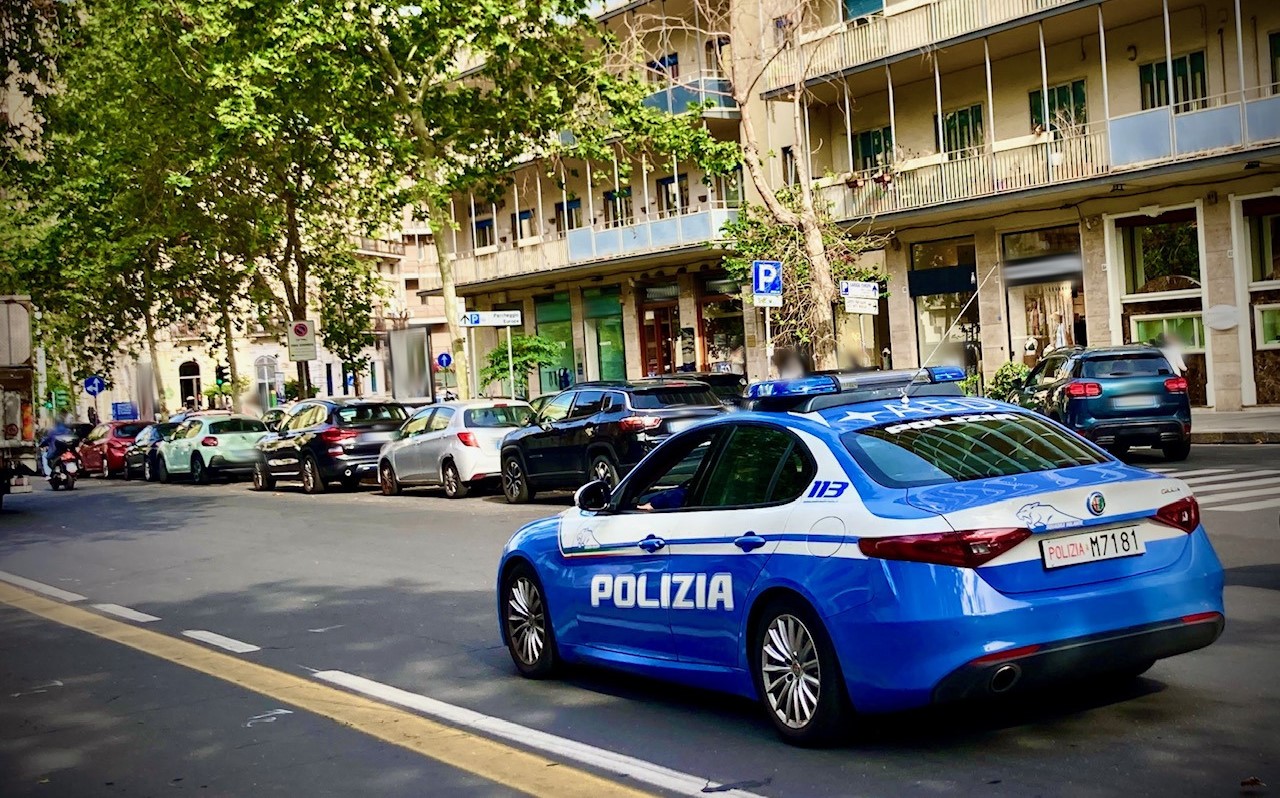 Corso Italia, furti tra le auto in sosta a Catania: 42enne arrestato