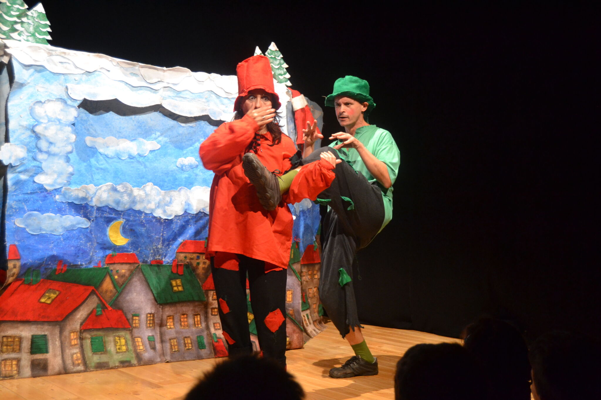 FOTO BABBO E BEFANA Roots presenta «L’Avventura strana di Babbo e la Befana»