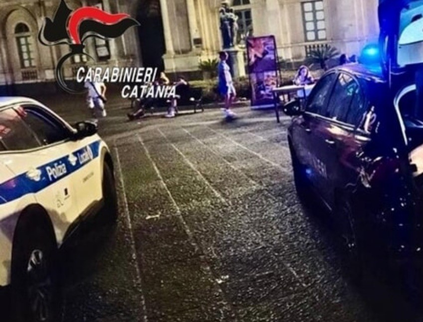 Durante controlli in locale aggredisce carabinieri