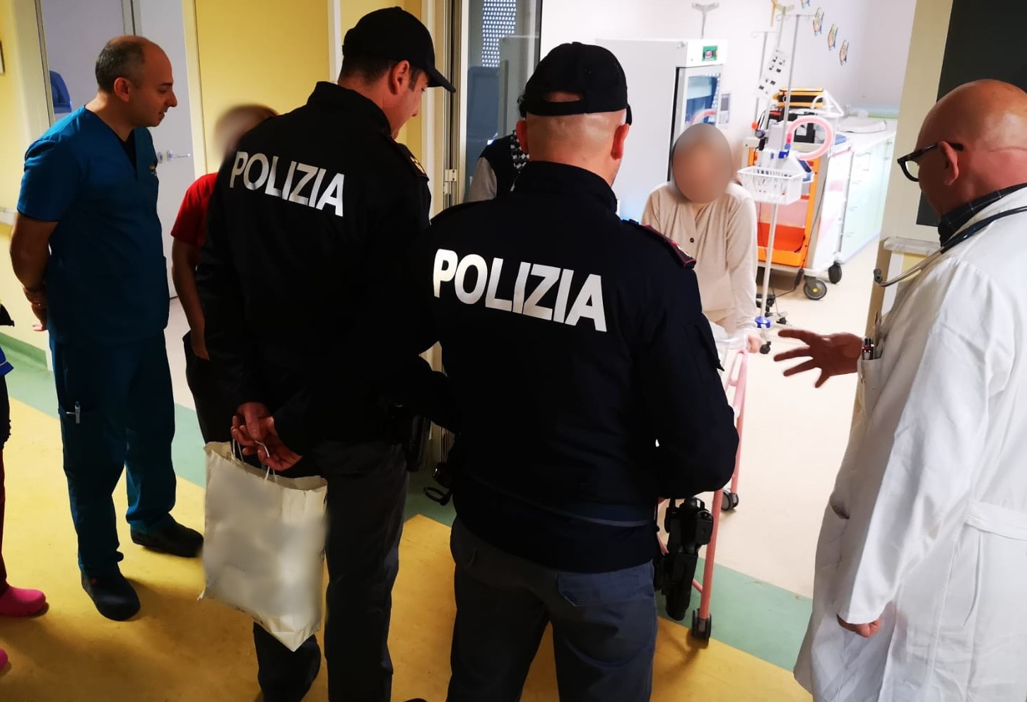 Polizia di Stato in Pediatria a Biancavilla per l’Epifania