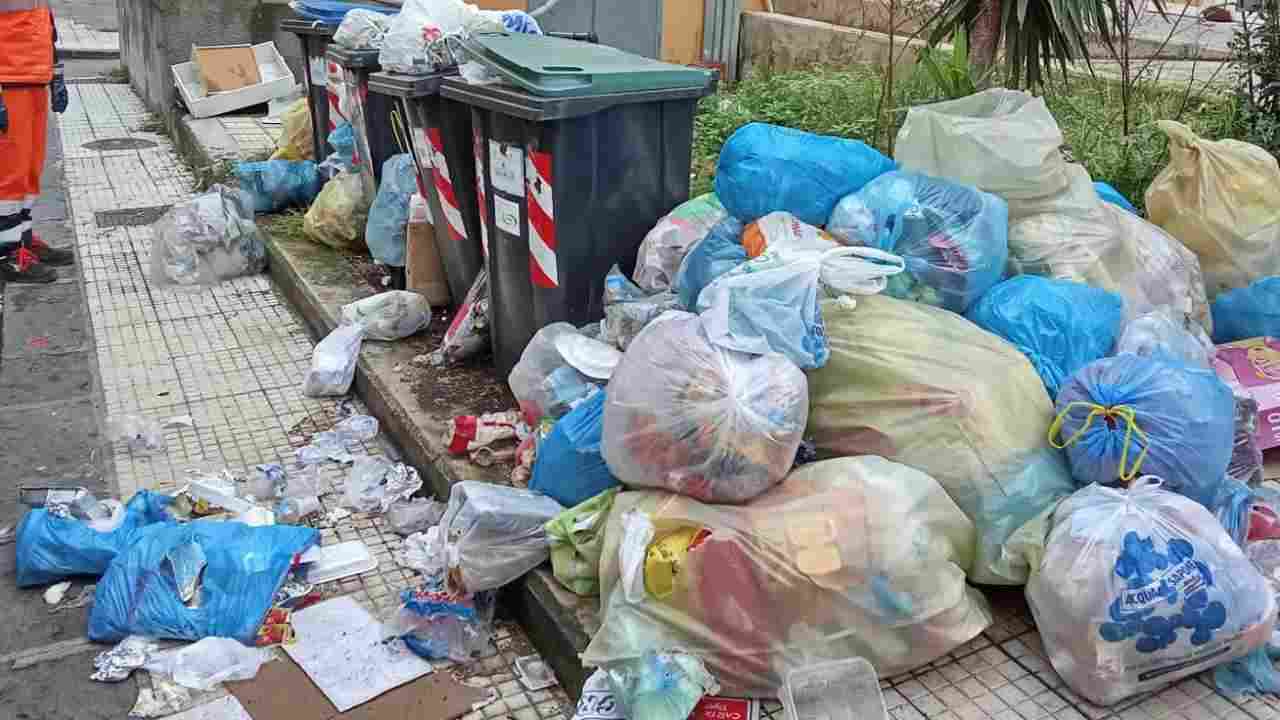 Allerta meteo raccolta differenziata fermata – 20260119 FreePressOnline Allerta Meteo Rossa Catania: sospeso servizio raccolta rifiuti