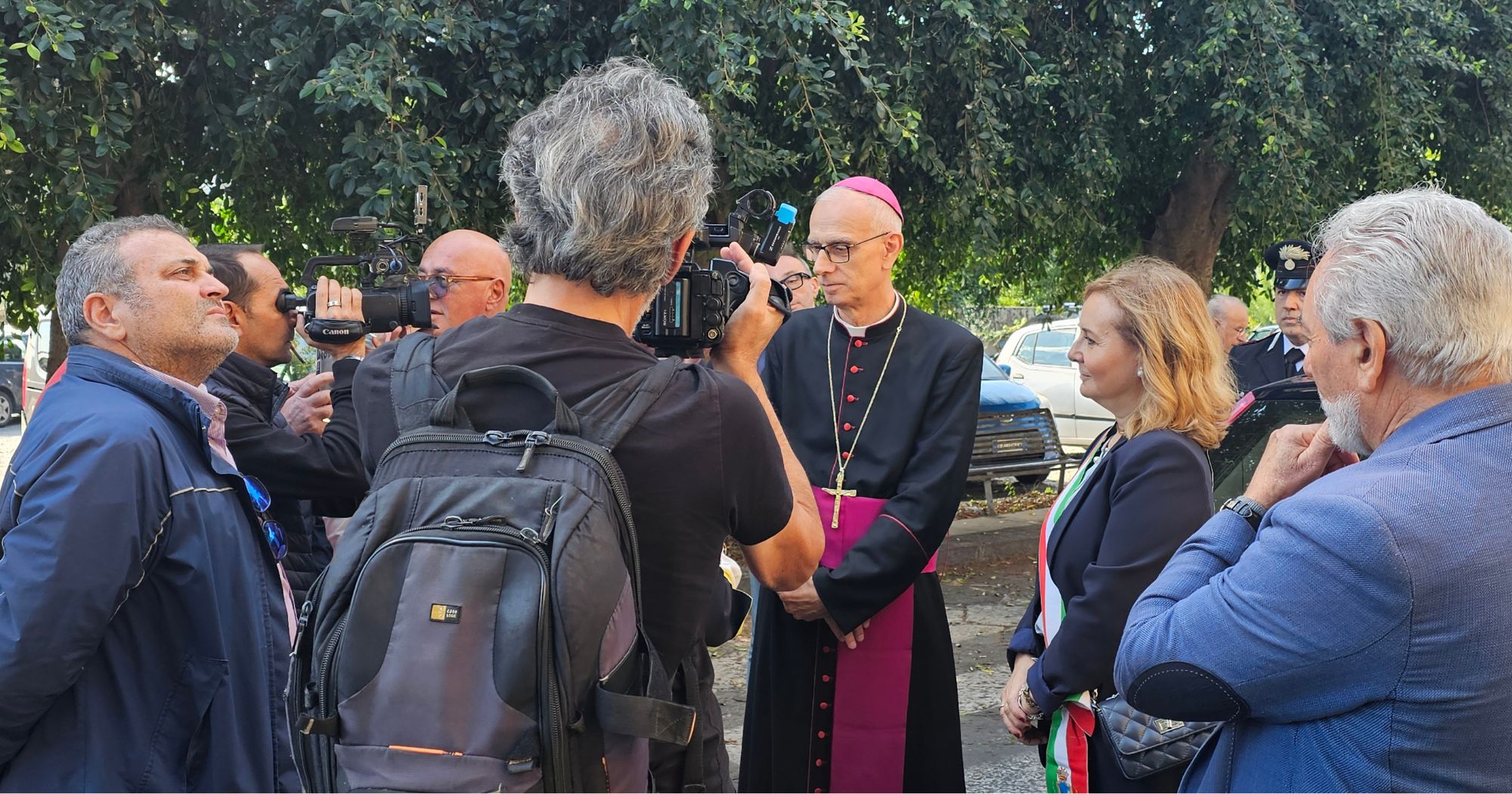 Facebook_Cimitero Aci Catena 2025 (1) Aci Catena, preghiera comunitaria in seguito agli atti dissacratori al cimitero