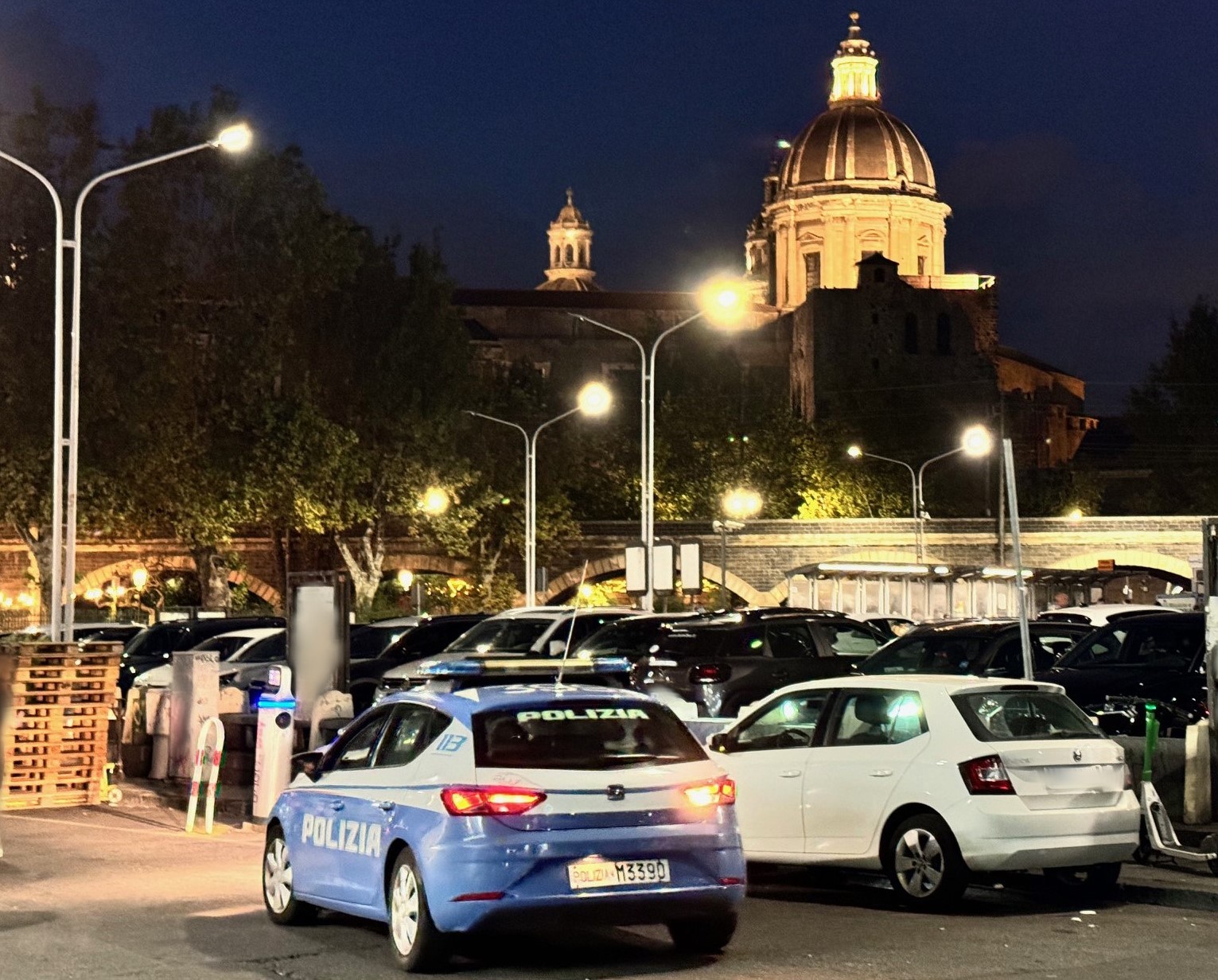 LA POLIZIA DI STATO ESEGUE UN’ORDINANZA DI CUSTODIA CAUTELARE IN CARCERE A CARICO DI UN PARCHEGGIATORE ABUSIVO Parcheggiatore abusivo arrestato a Catania