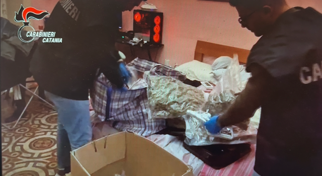 Piazza Dante 1 Picanello: maxi sequestro droga, due arresti