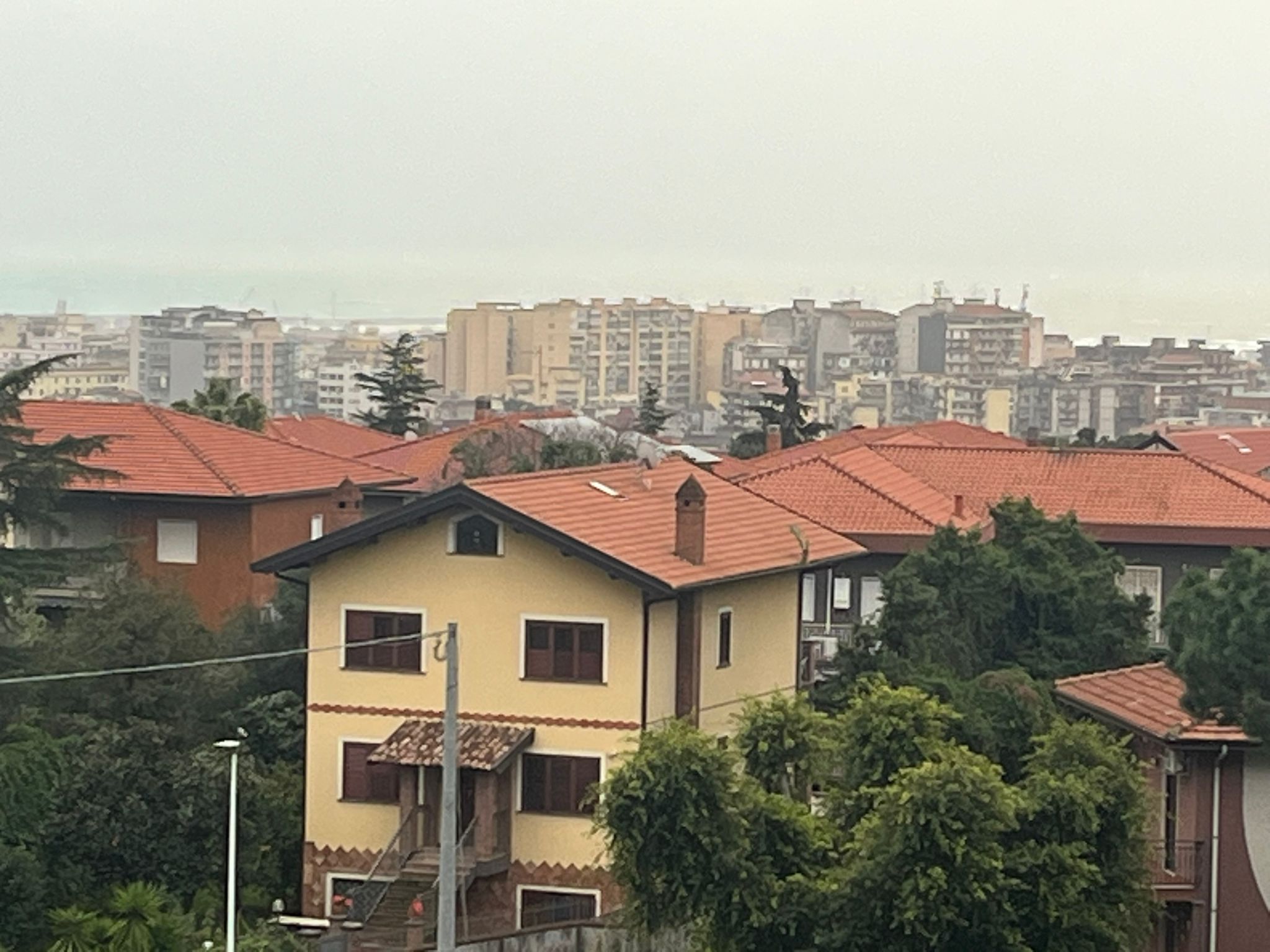 Maltempo catania Maltempo Catania: scuole chiuse anche domani, stop a negozi
