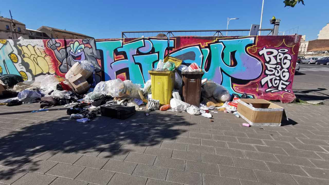 Nella «bedda Catania» Corso Martiri della Libertà nel degrado | FOTO