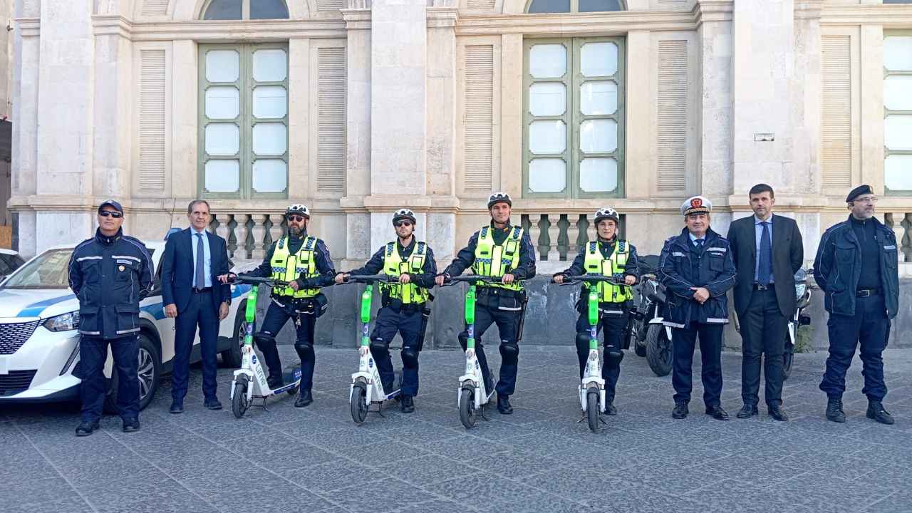 Polizia locale servizio prossimità monopattino – 20260223 FreePressOnline Polizia locale: servizio di prossimità “smart” con agenti in monopattino