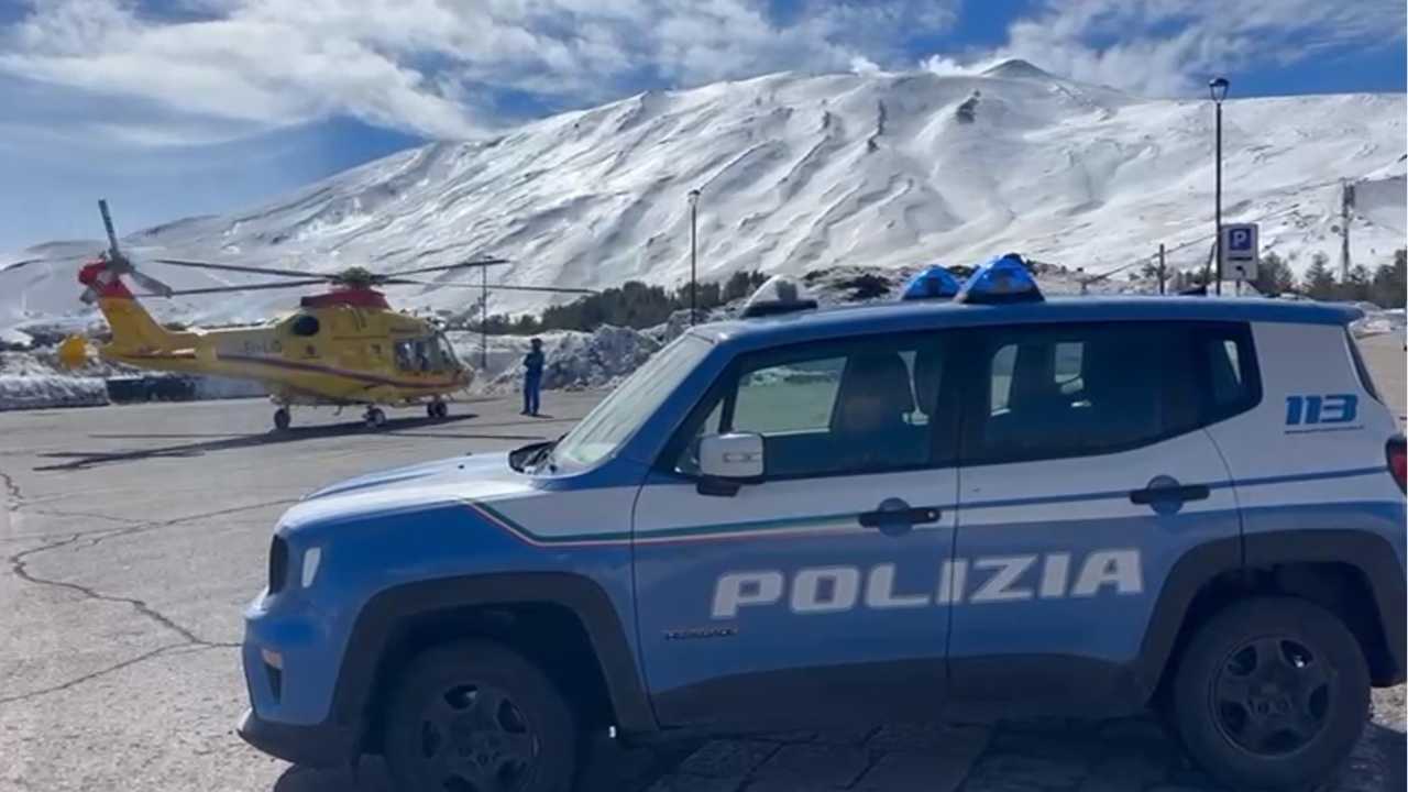 Polizia salvataggio sull’Etna donna trasportata in elisoccorso – 20260226 FreePressOnline Etna, “Volanti della neve” soccorrono 16 persone: una ferita in elicottero