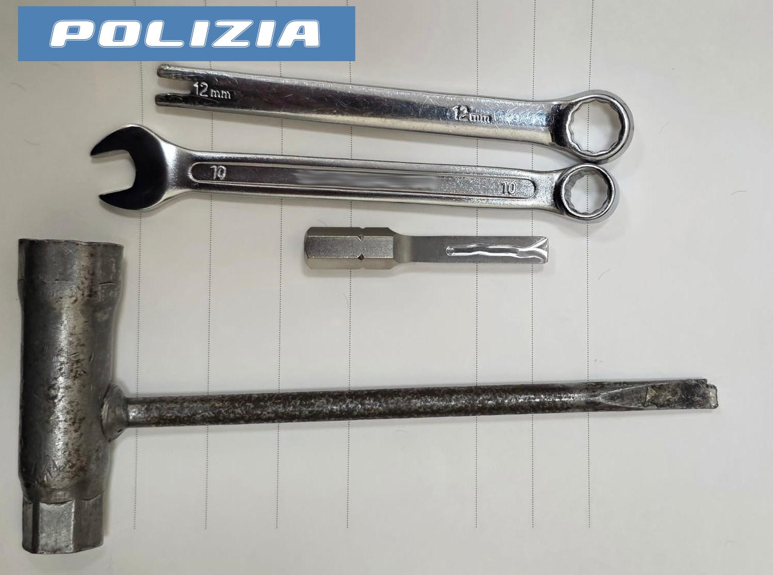 Acireale: denunciati tre uomini con strumenti da scasso
