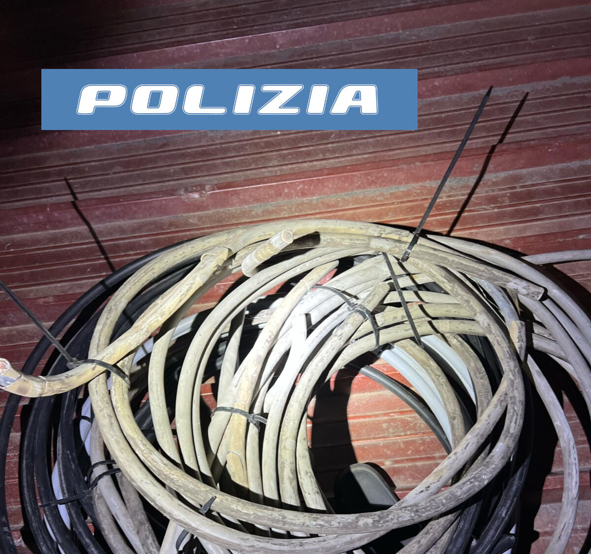 TRANCIA I CAVI DI UNA CABINA ELETTRICA, PREGIUDICATO ARRESTATO IN FLAGRANZA DALLA POLIZIA DI STATO Catania, taglia cavi elettrici: arrestato 34enne