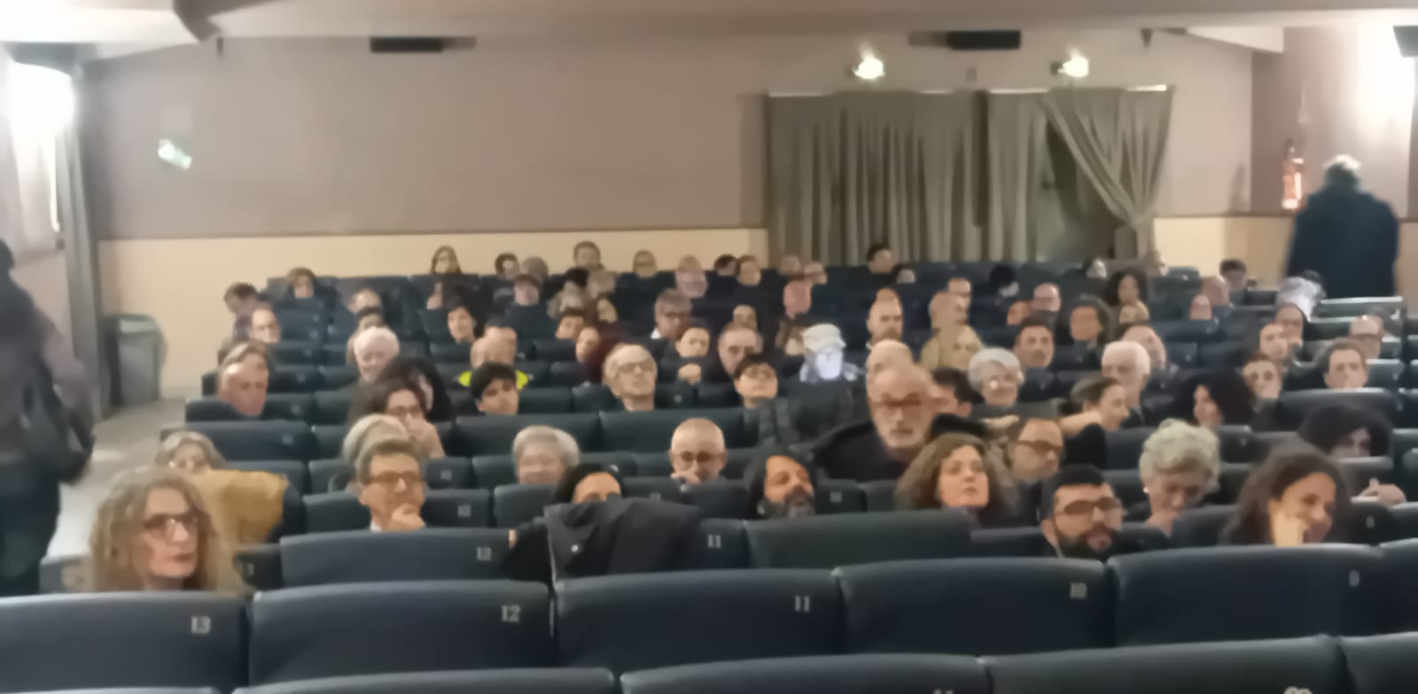 «D’Istruzione Pubblica», applaudito da un pubblico di non solo prof