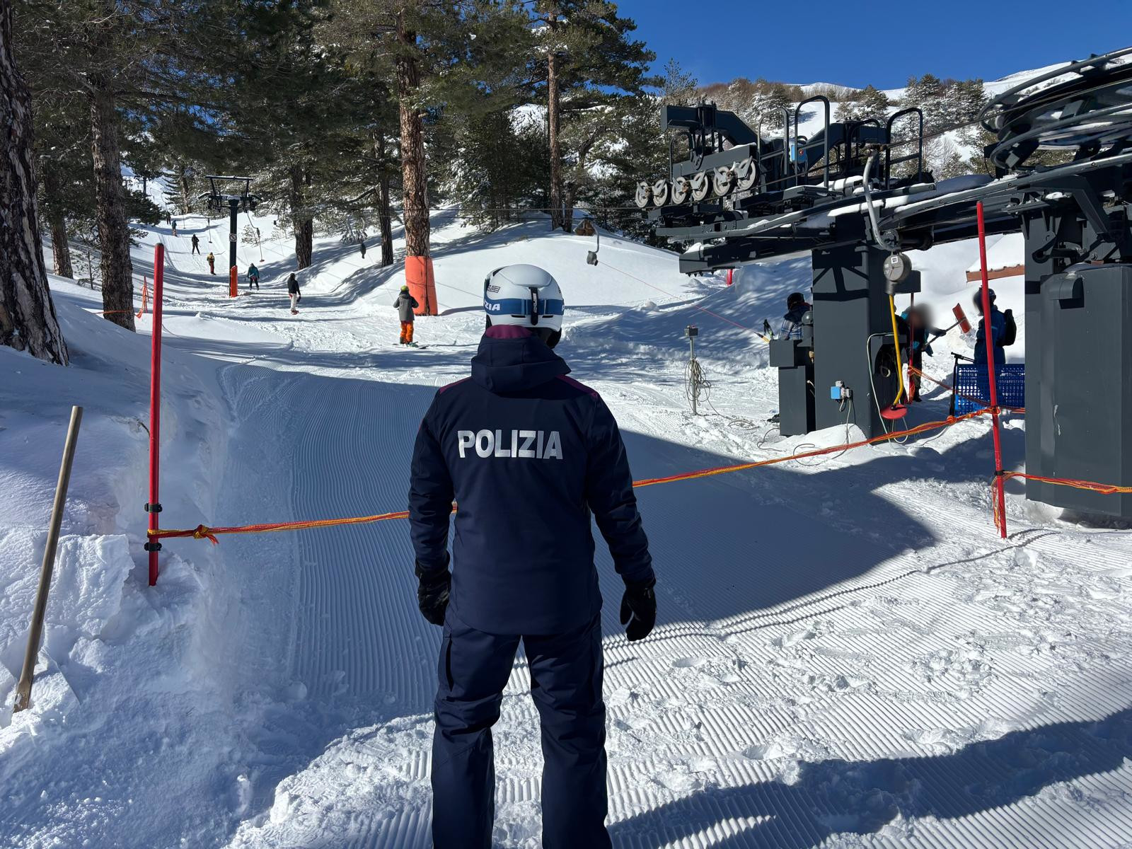 AIUTO E PREVENZIONE NELLE PISTE DEL VERSANTE ETNA NORD, LE “VOLANTI DELLA NEVE” DELLA POLIZIA DI STATO SOCCORRONO 10 PERSONE INFORTUNATE Etna Nord, 23 soccorsi sulle piste