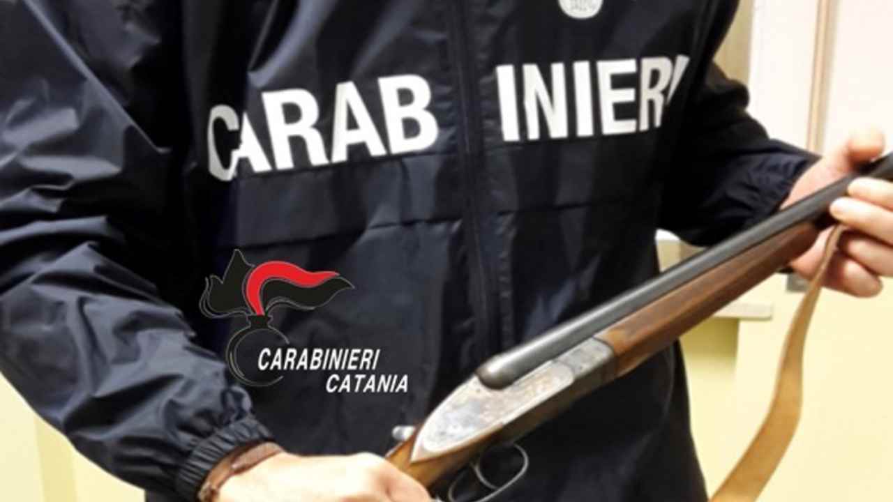 Armi ereditate senza titolo: Carabinieri sequestrano fucile, denunciata 39enne