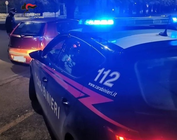 Foto Palagonia Ramacca, 18enne pusher fermato e denunciato dai Carabinieri