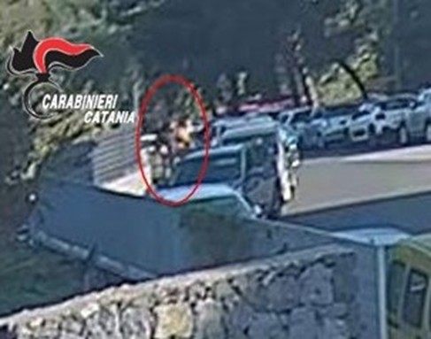 Foto Tremestieri Etneo Tremestieri Etneo, ruba trolley: denunciato 19enne