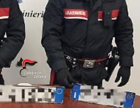 Mascalucia, targhe false su SUV: denunciato 55enne