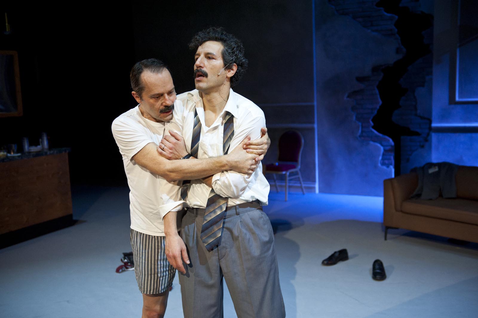 Hospitality Suite debutta al Teatro Brancati con Francesco Scianna