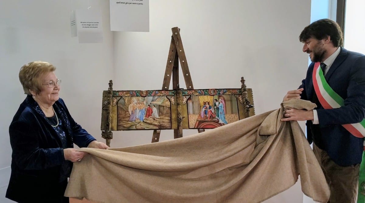 Aci Sant’Antonio: inaugurata la mostra «La mano e il poema»