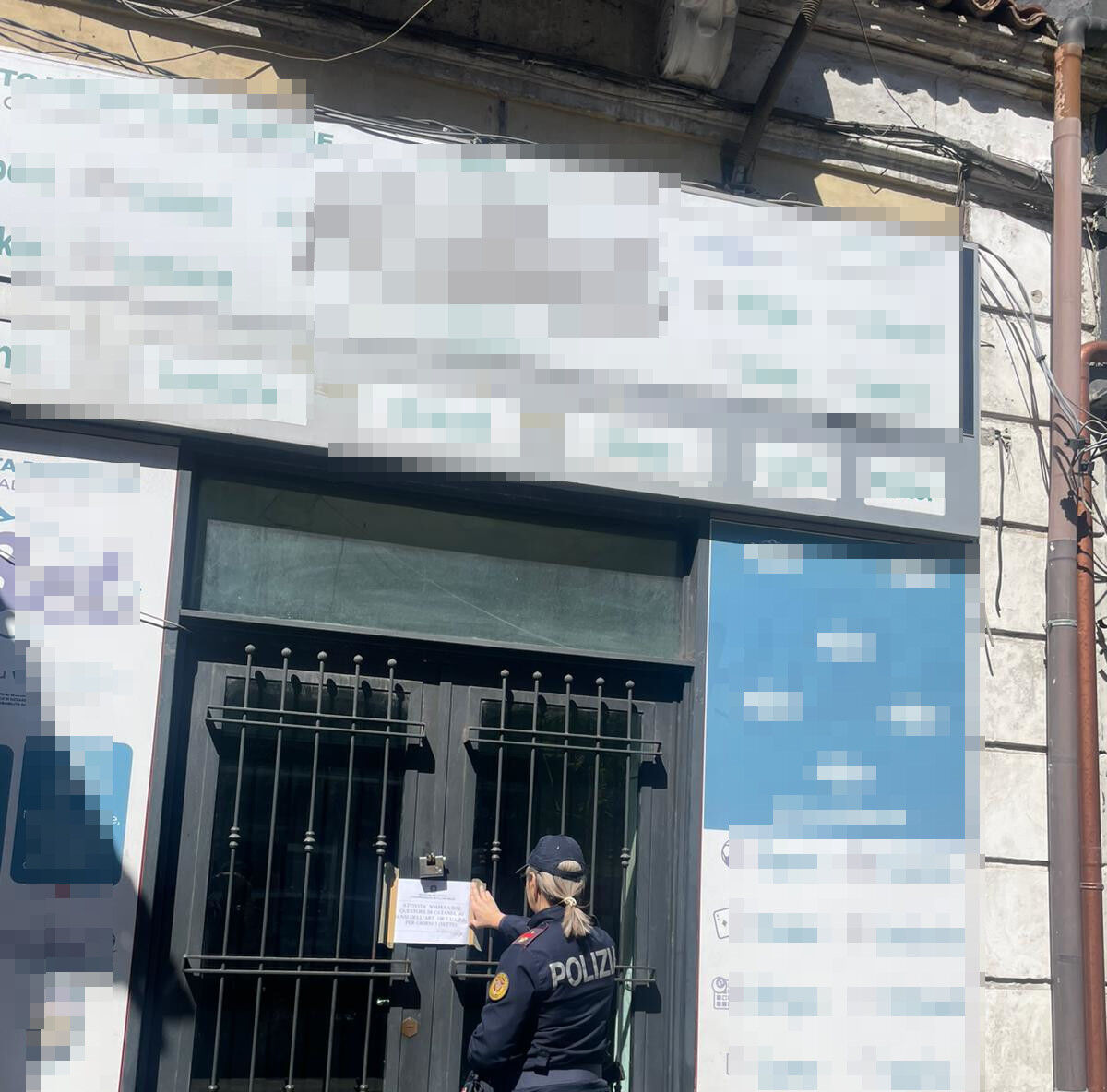 – SOSPESA DALLA POLIZIA DI STATO PER 7 GIORNI L’ATTIVITA’ DI UN CENTRO SCOMMESSE A SAN CRISTOFORO DIVENTATO ABITUALE RITROVO DI PREGIUDICATI Catania, chiuse due sale scommesse per 7 giorni