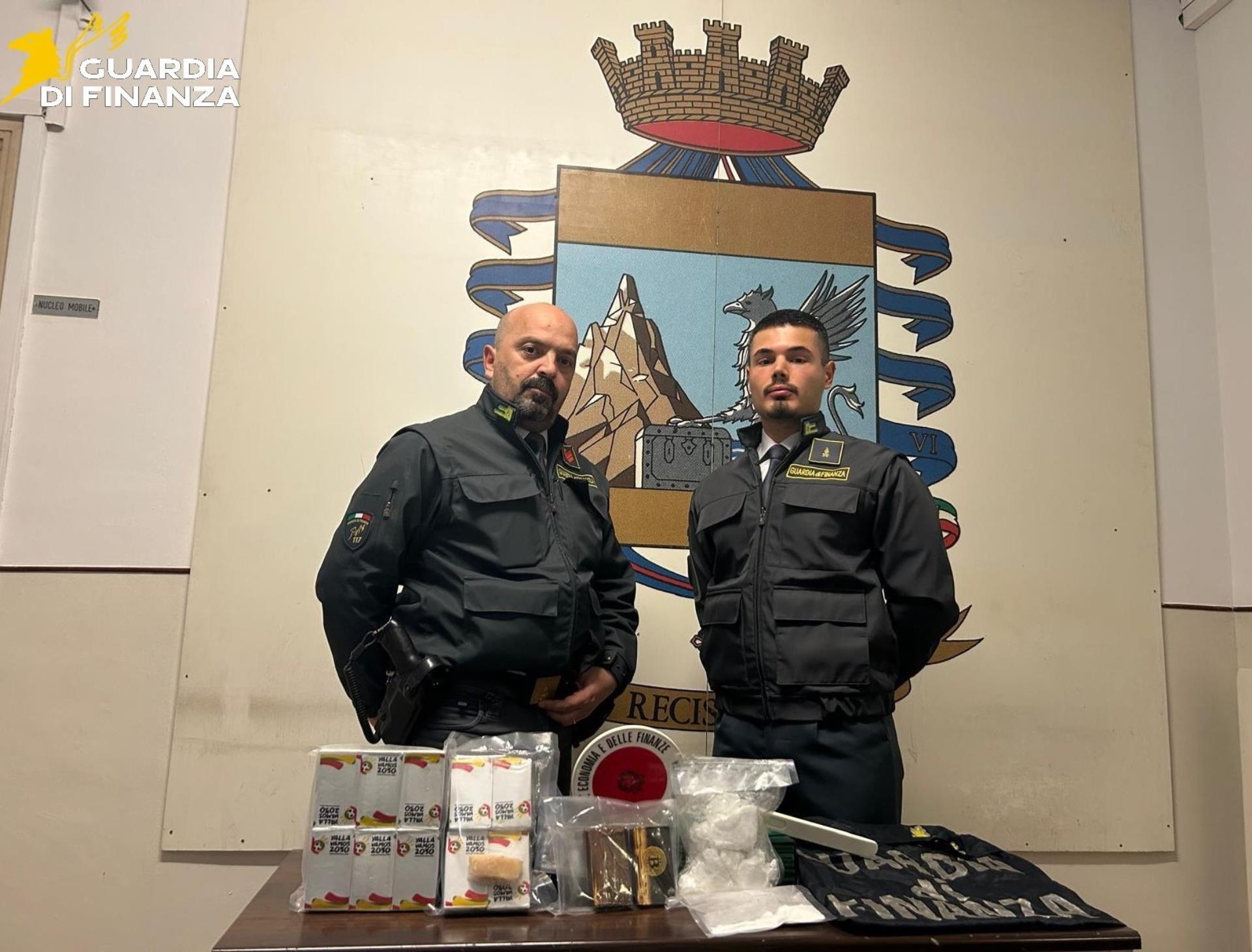 GdF Trapani: sequestro hashish e cocaina e arresto