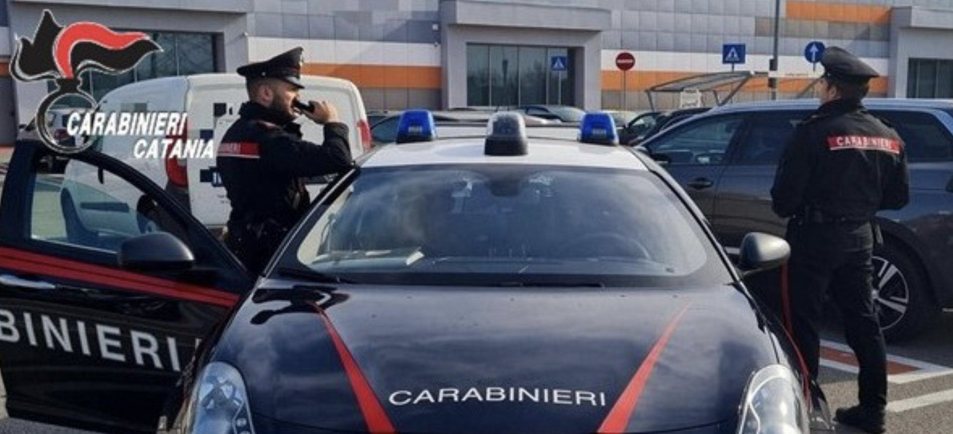 Nasconde la merce e tenta di uscire senza pagare