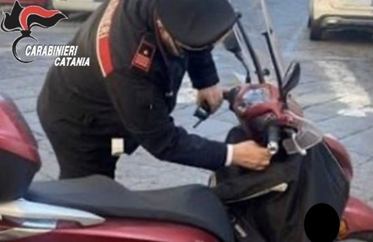 Catania, evade dai domiciliari e rientra in scooter Catania, evade dai domiciliari e rientra in scooter