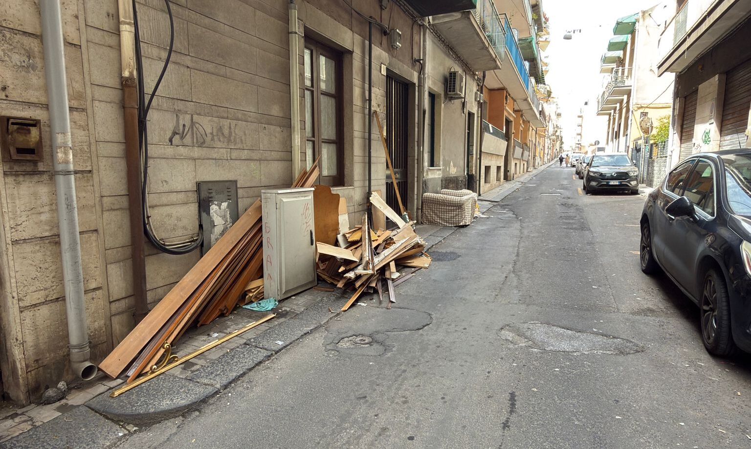 Degrado in via Borrello