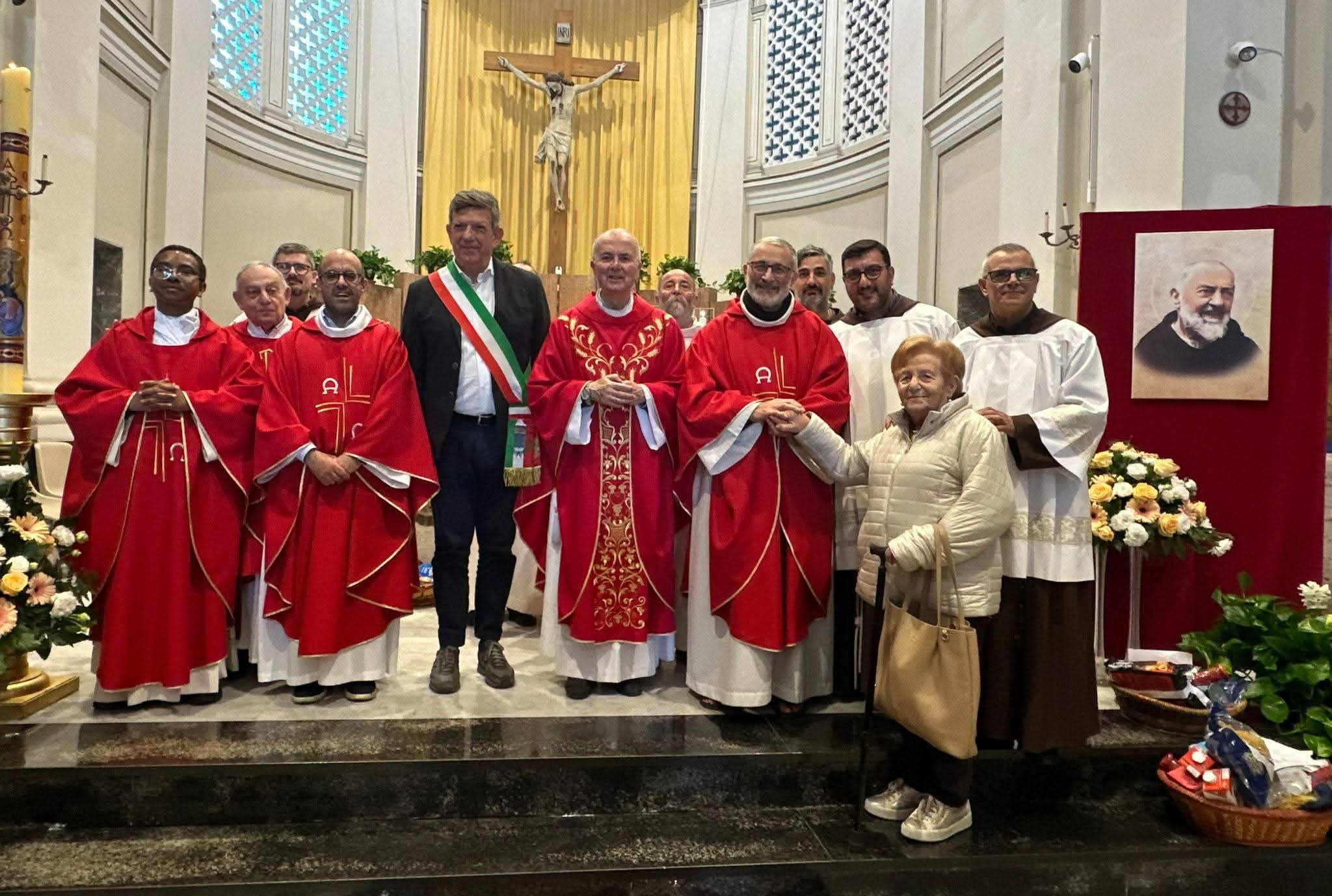 San Pio e San Francesco uniscono i fedeli a Giarre