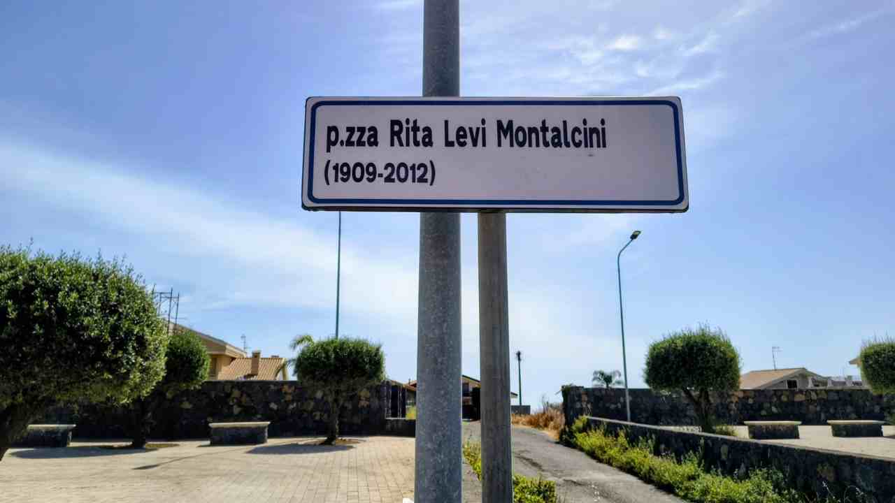 Piazza intitolata a Rita Levi Montalcini – 20260429 FreePressOnline Aci Sant’Antonio: Intitolata a Rita Levi Montalcini l’ultima delle piazze per le donne illustri