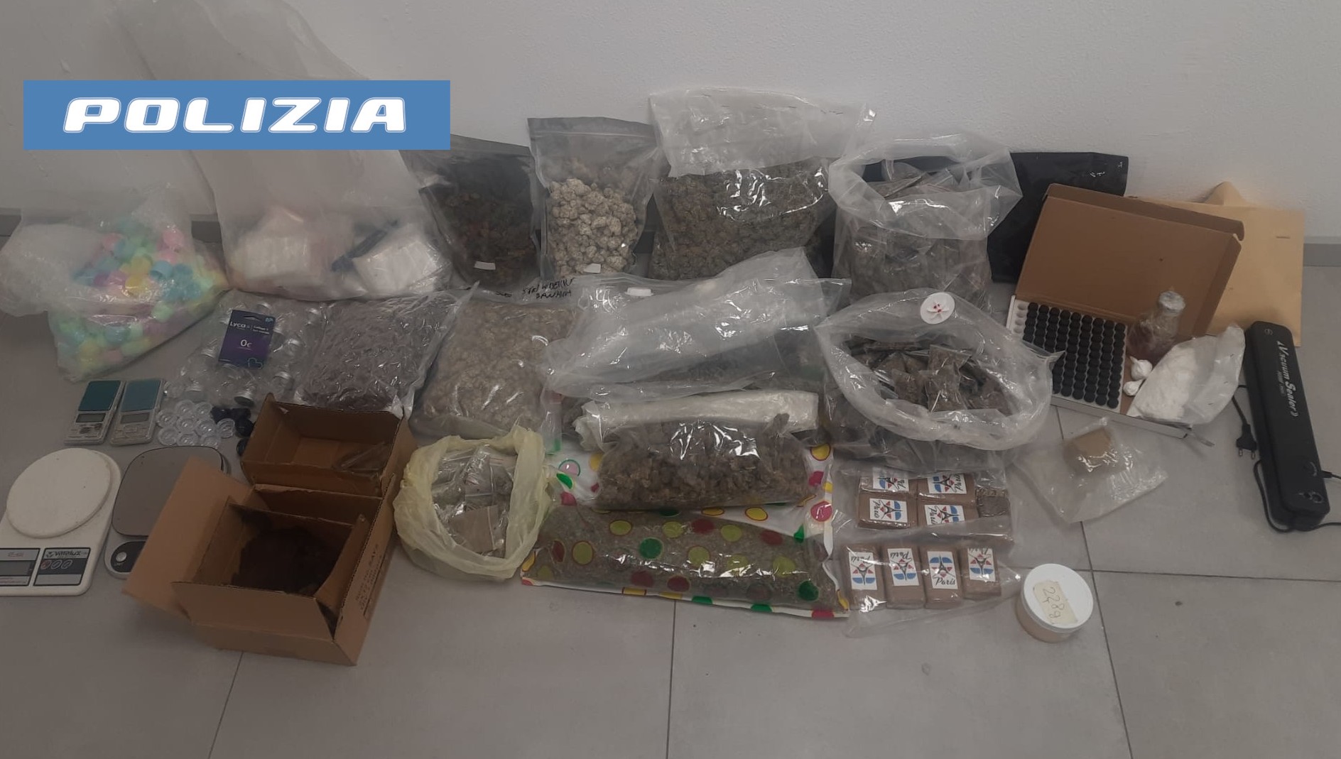 Catania: droga a San Cristoforo, due arresti