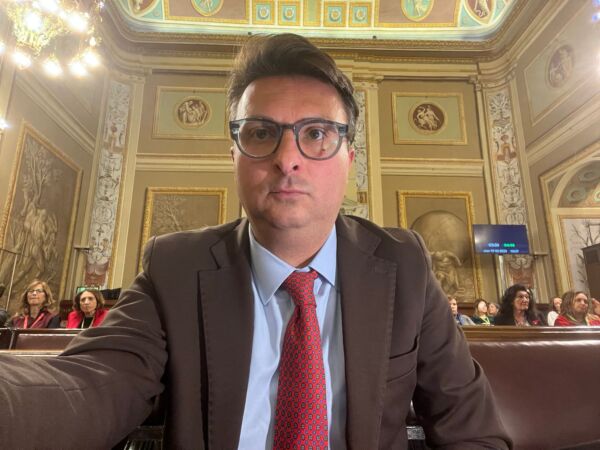 Regione, Primavera (MpA): «Dirigenza a due fasce e formazione»