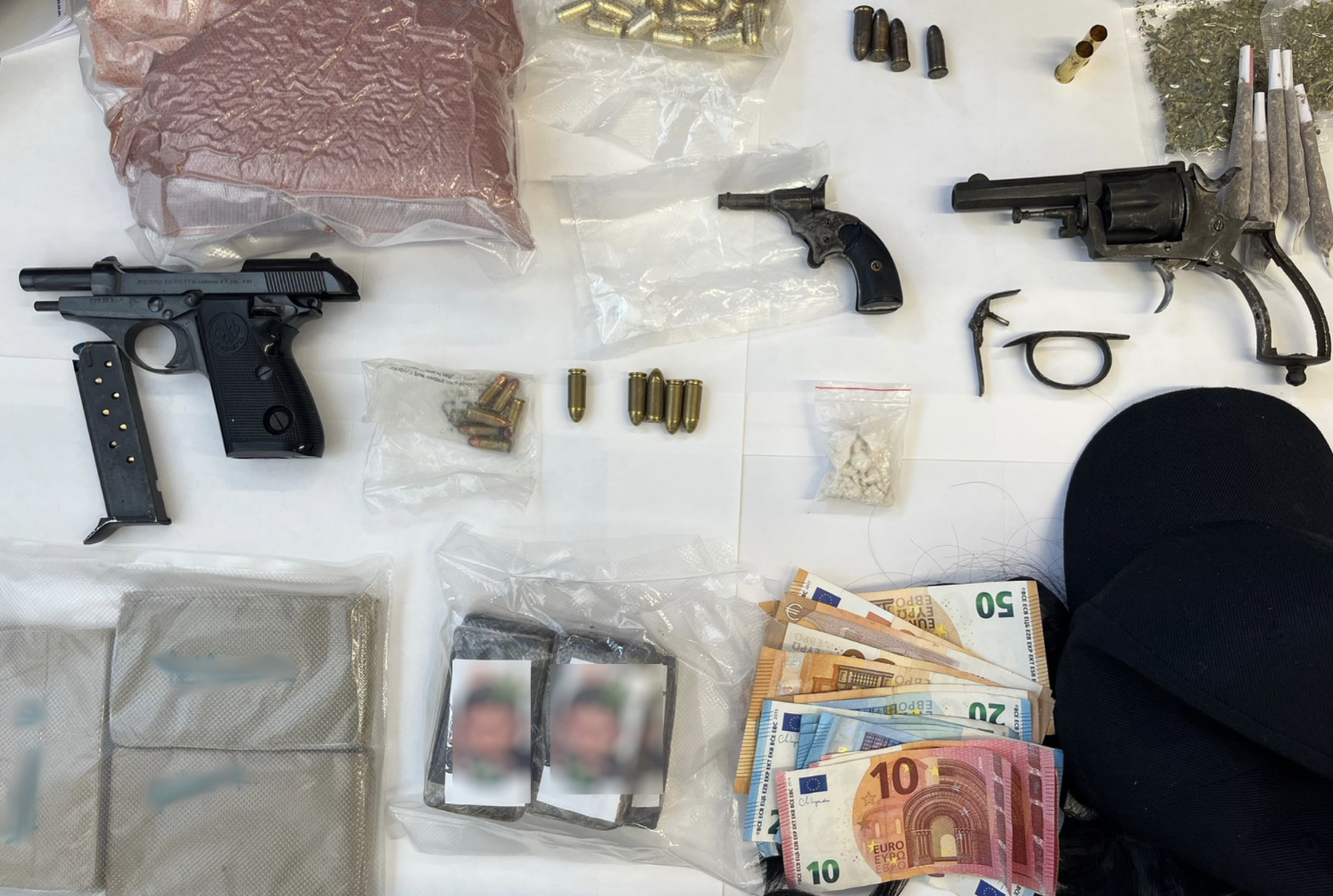 Armi e droga in casa a Picanello, arrestato un uomo di 52 anni