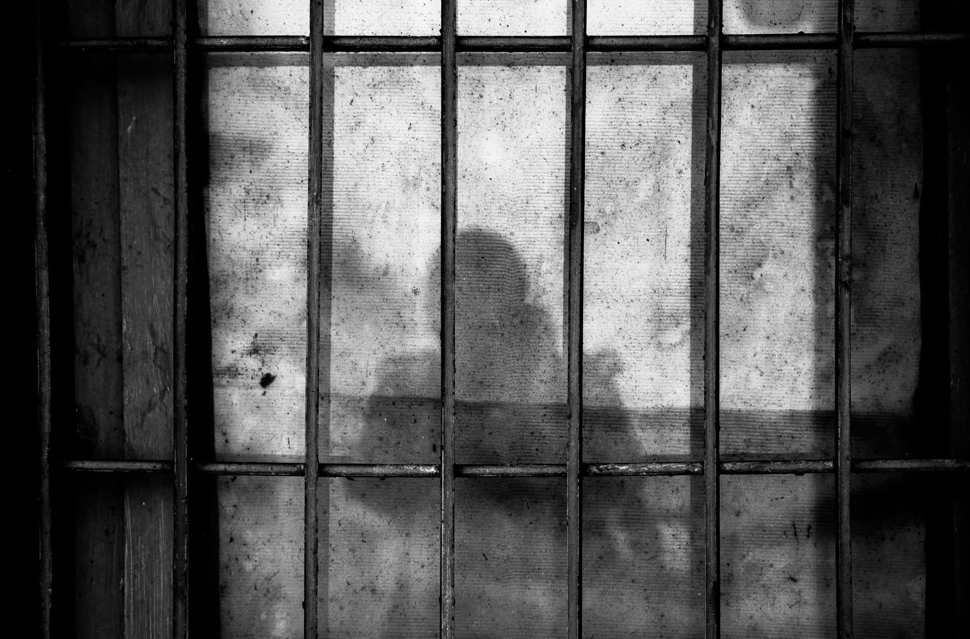 “Tutto chiuso”: il carcere italiano tra sovraffollamento, isolamento e fallimento rieducativo